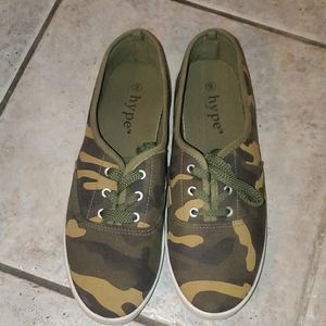 Camo ked style shoes